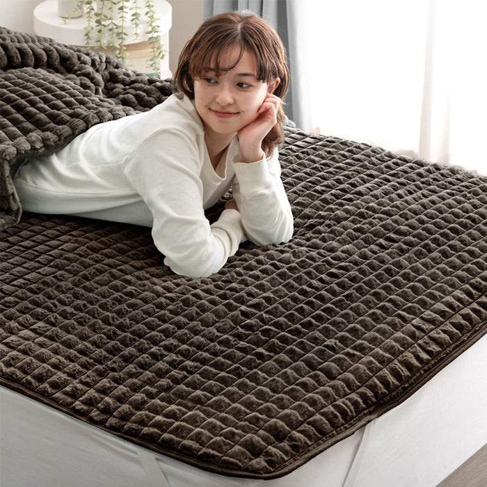 【クリアランス】[シングル] ふわもこ、あったか。洗える 敷きパッド 秋冬用 保温 暖かい 厚手 敷き毛布 軽い mocoair〔80100112〕