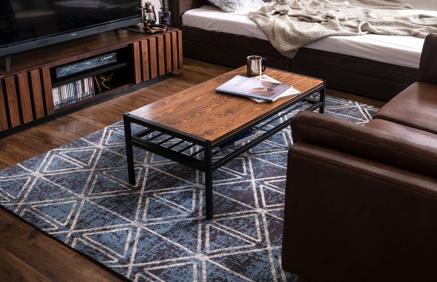 天然木×スチールで武骨に