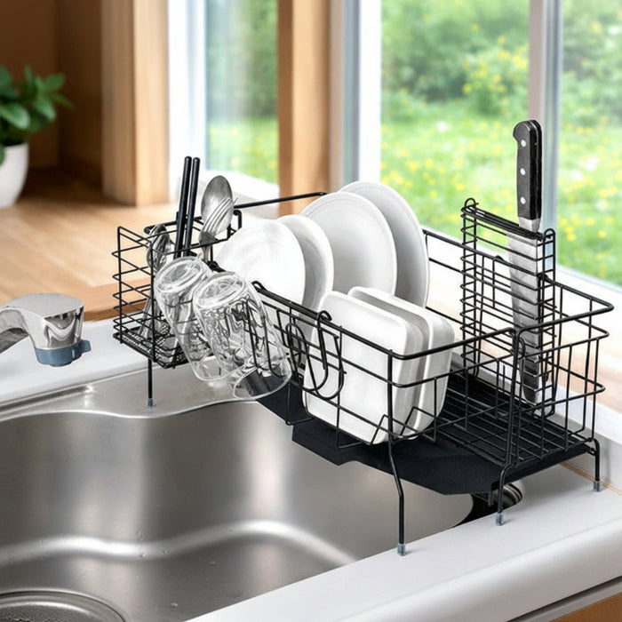［スリム］＜水垢が目立ちにくいエンボス加工＞ ステンレス 伸縮式 水切りラック 調整可能〔74100137〕