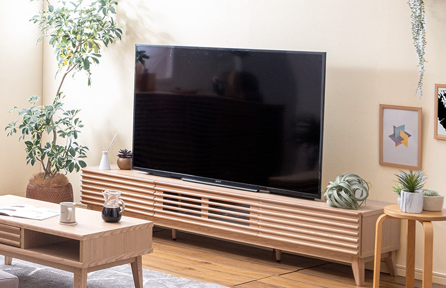 天然木の温もり溢れるテレビ台